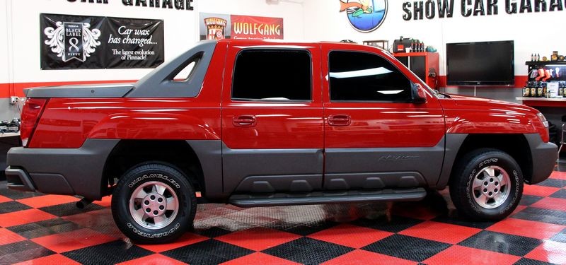 002 Red Chevy Avalanche Detail Class at Autogeek with Mike Phillips