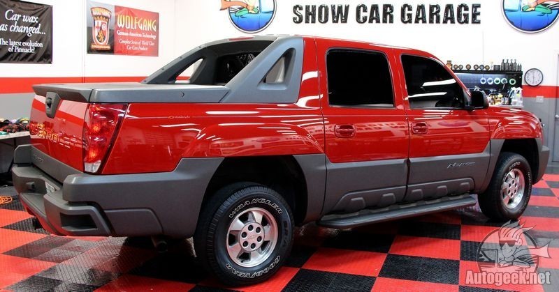 002 Red Chevy Avalanche Detail Class at Autogeek with Mike Phillips