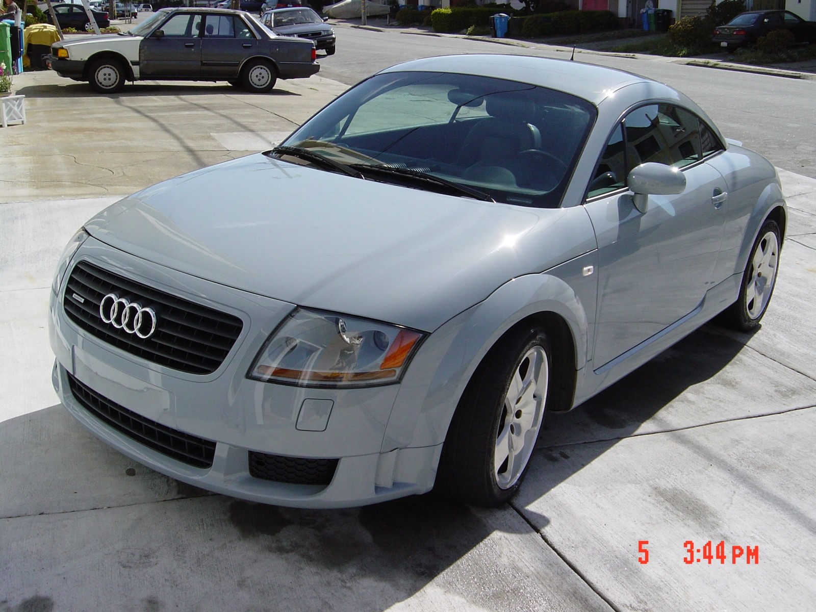 01 TT 225Q