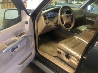 02 Ford Explorer Sport Trac interior