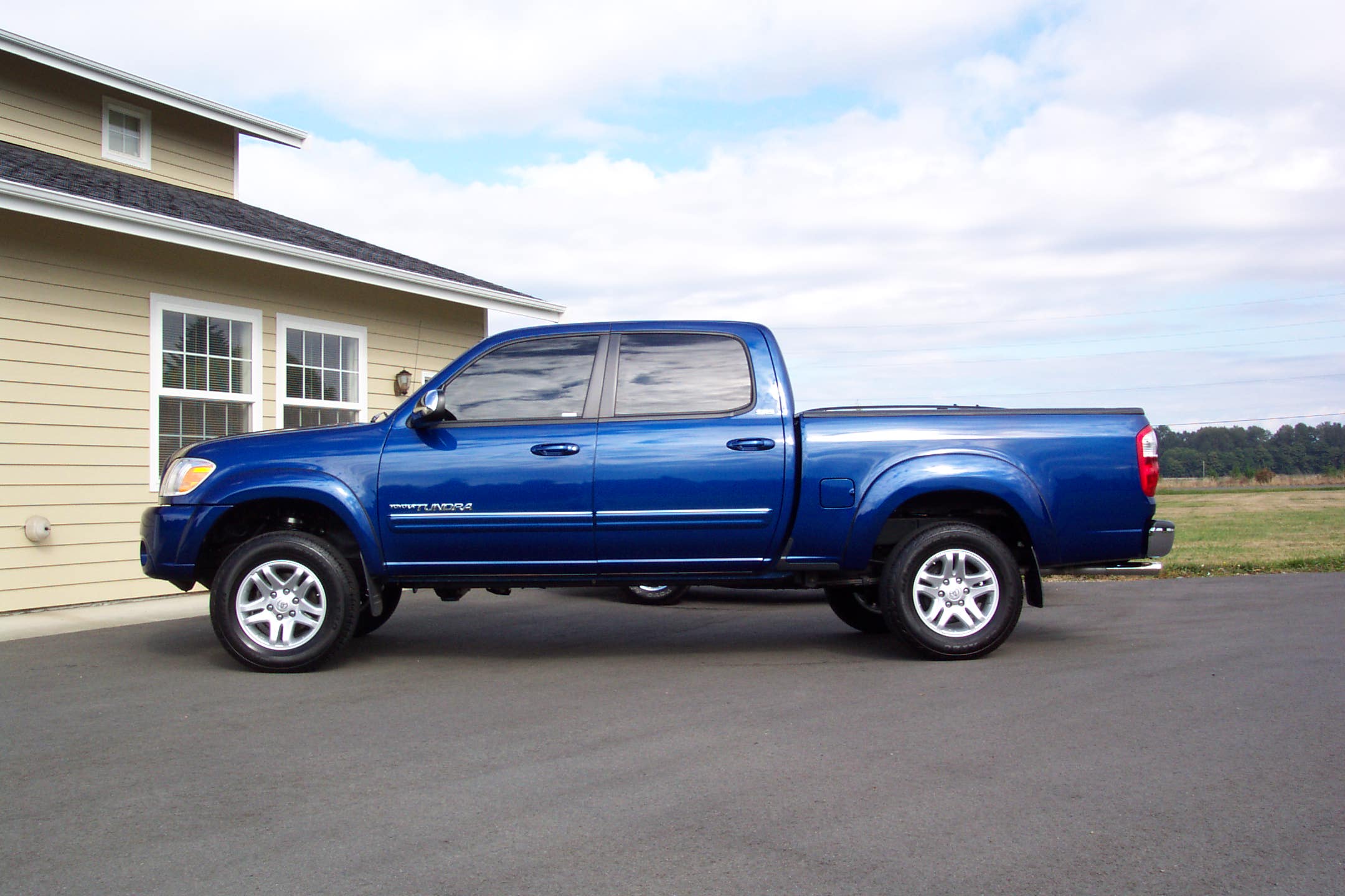 05TUNDRA_17_