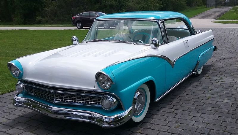 1955_Ford_Vicky_001