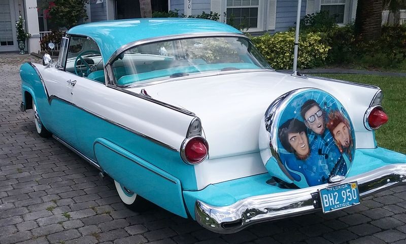 1955_Ford_Vicky_002