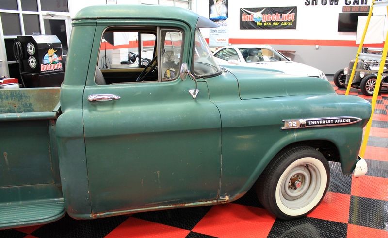 1959 Chevy Truck - How to restore single stage paint