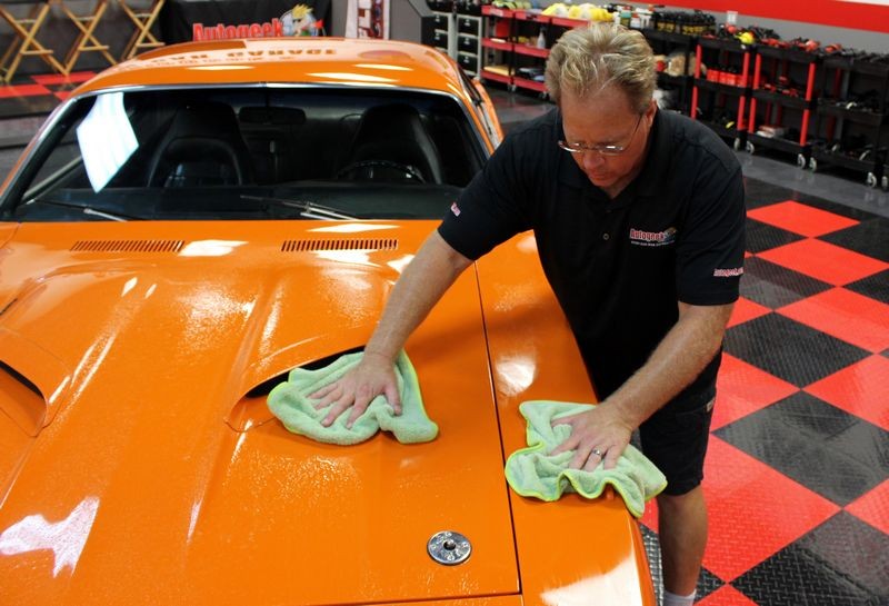 1970 Cuda detailed by Mike Phillips at Autogeek