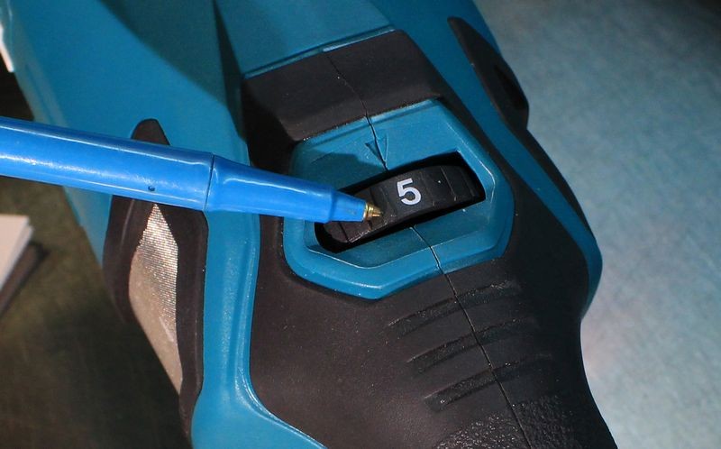 1971 Duster Makita PO5000C Orbital Polisher Mike Phillips