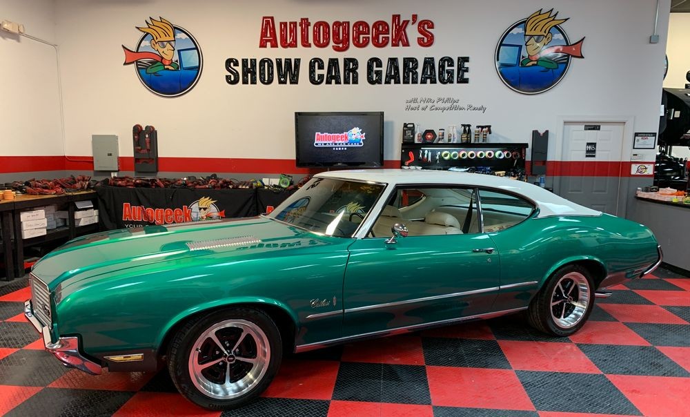 1972 Cutlass Wetsanding by Mike Phillips