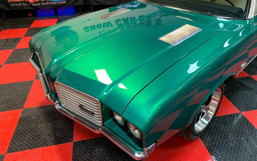 1972 Cutlass Wetsanding by Mike Phillips