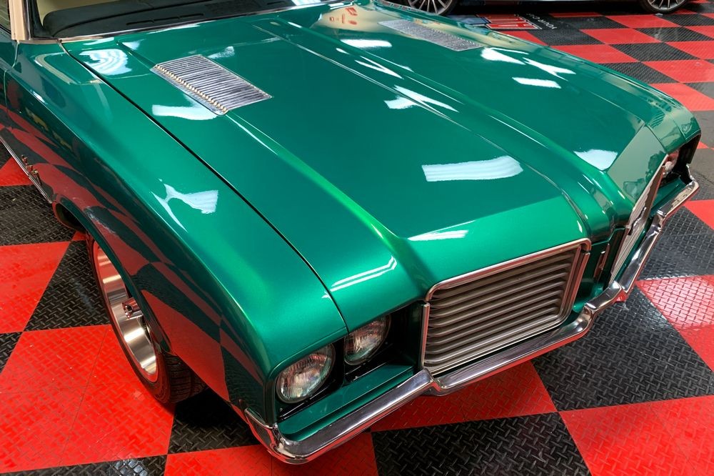 1972 Cutlass Wetsanding by Mike Phillips