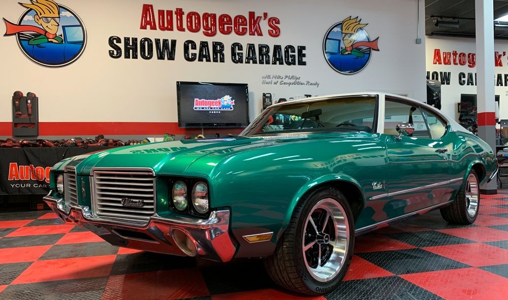 1972 Cutlass Wetsanding by Mike Phillips