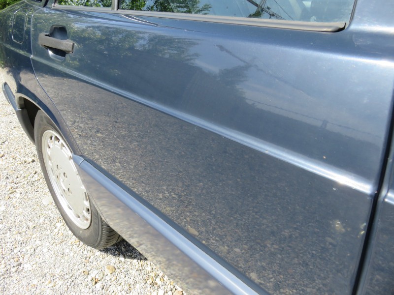 1992 Mercedes-Benz 190 E | 1997cc | midnight blue 904