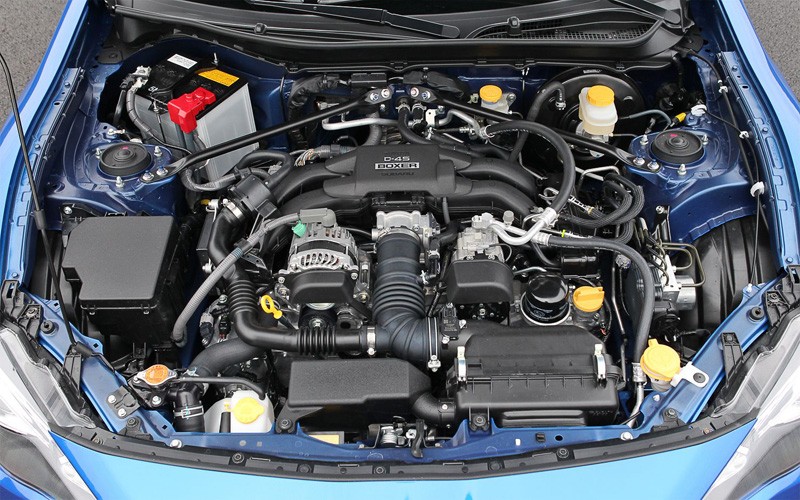 2013-subaru-brz-engine-bay