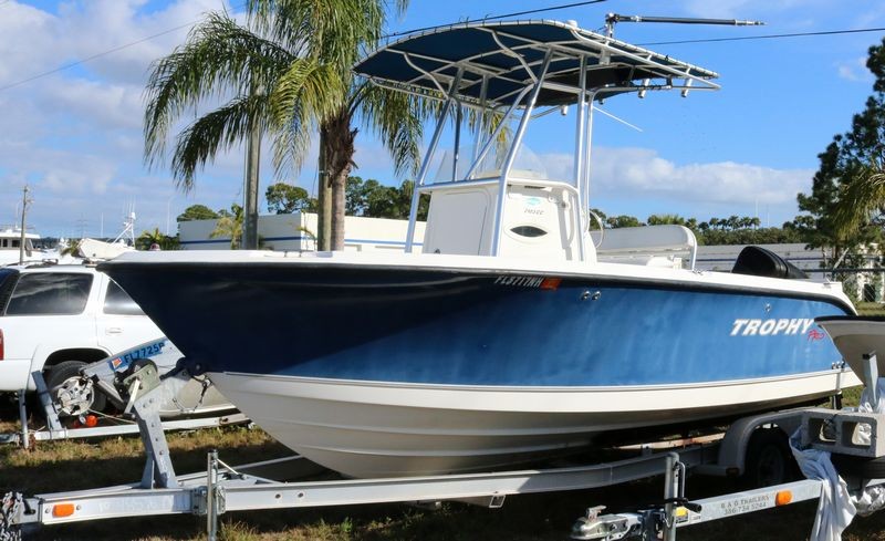 21 Foot Trophy Center Consol Boat Detailing Class Mike Phillips