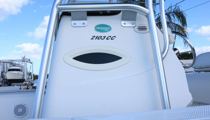 21 Foot Trophy Center Consol Boat Detailing Class Mike Phillips