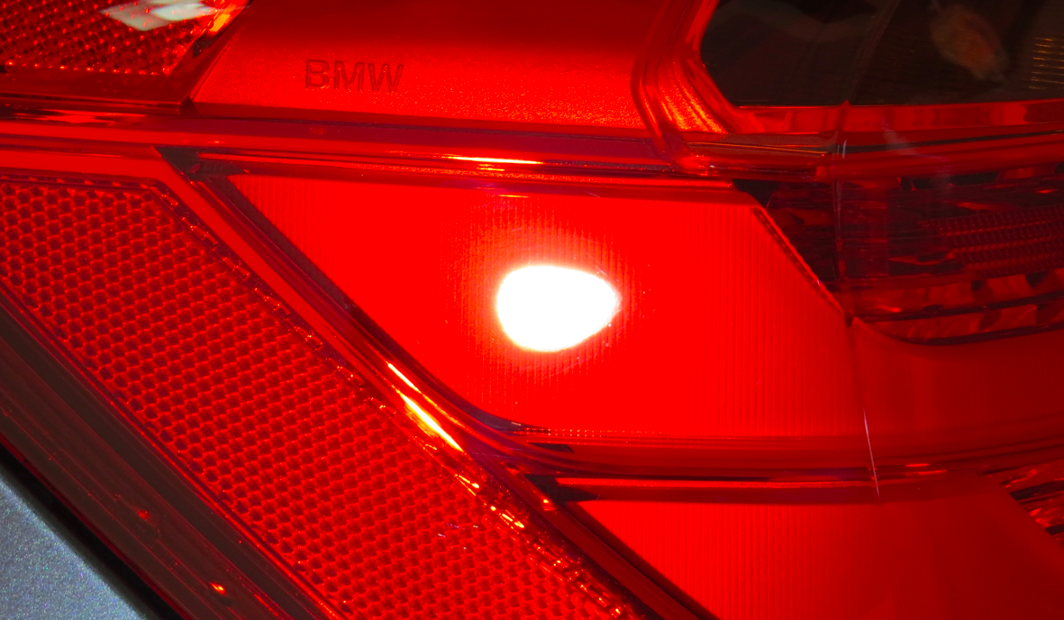 328i-38