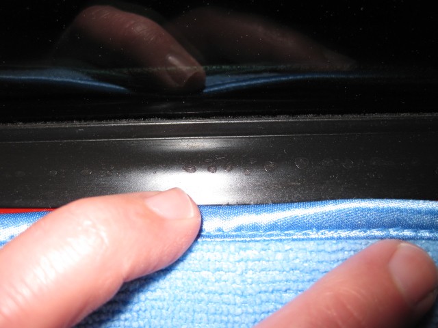 43-Dried_on_window_seal