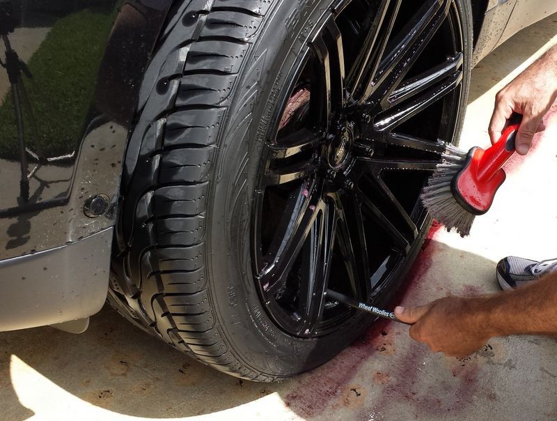800_cardetailingwestpalmbeachwheelcleaning_2_