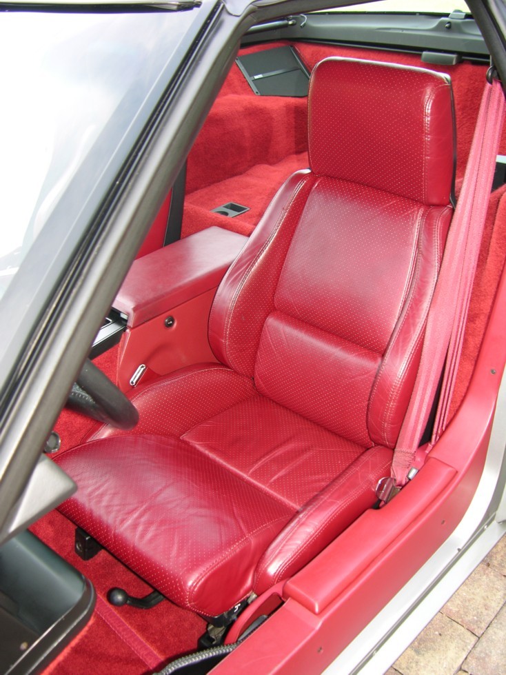 85 Vette Interior Detail