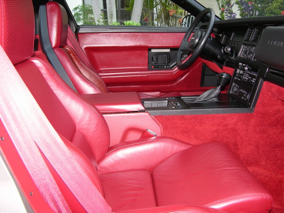 85 Vette Interior Detail