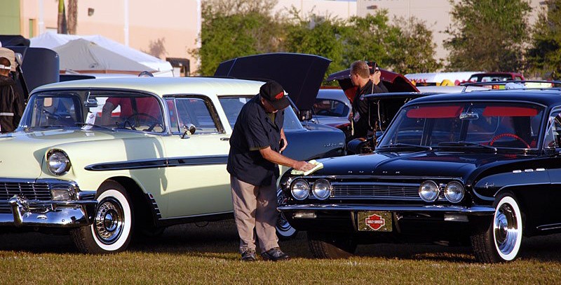 Autogeeks Cars and Coffee with Mike Phillips