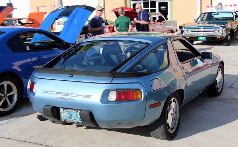 Autogeeks Cars and Coffee with Mike Phillips