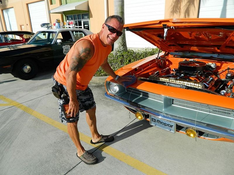 Autogeeks Cars and Coffee with Mike Phillips