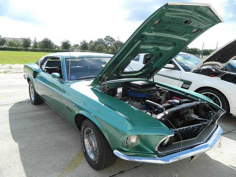Autogeeks Cars and Coffee with Mike Phillips
