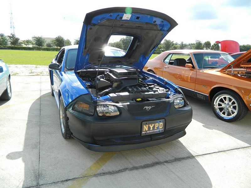 Autogeeks Cars and Coffee with Mike Phillips