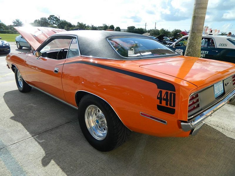 Autogeeks Cars and Coffee with Mike Phillips