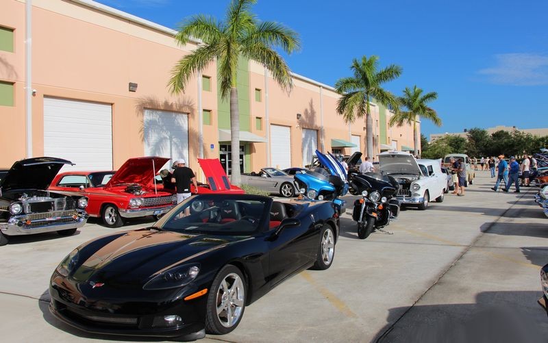 Autogeeks Cars and Coffee with Mike Phillips