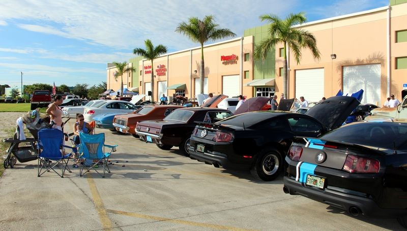 Autogeeks Cars and Coffee with Mike Phillips