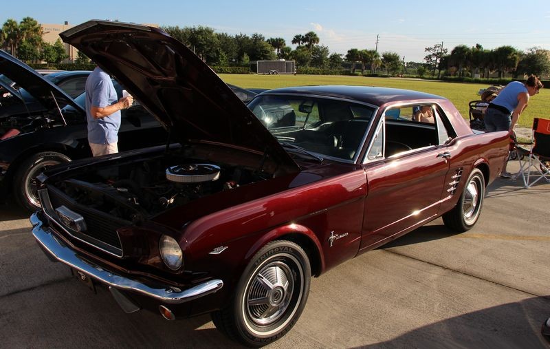 Autogeeks Cars and Coffee with Mike Phillips