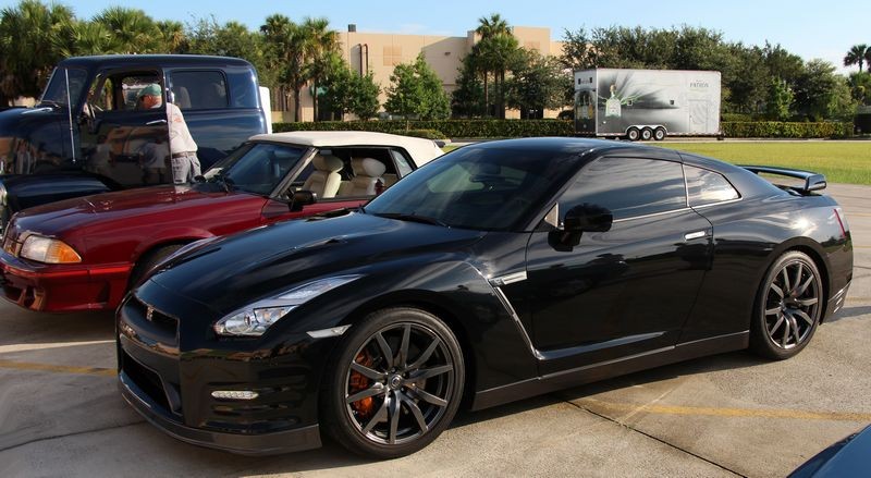 Autogeeks Cars and Coffee with Mike Phillips