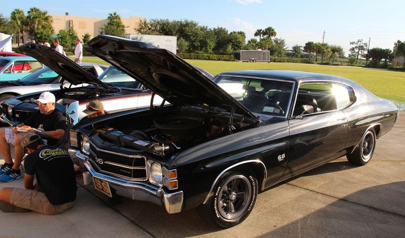 Autogeeks Cars and Coffee with Mike Phillips