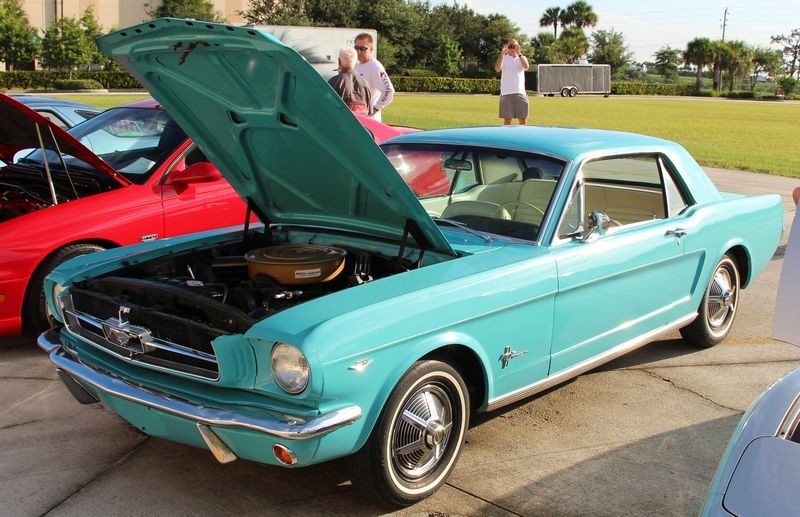 Autogeeks Cars and Coffee with Mike Phillips