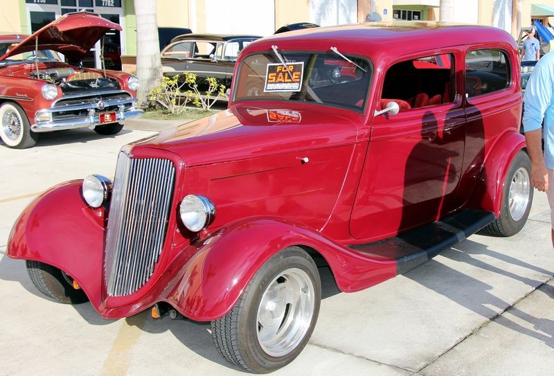 Autogeeks Cars and Coffee with Mike Phillips