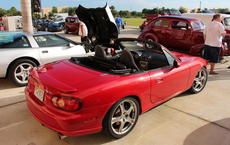 Autogeeks Cars and Coffee with Mike Phillips