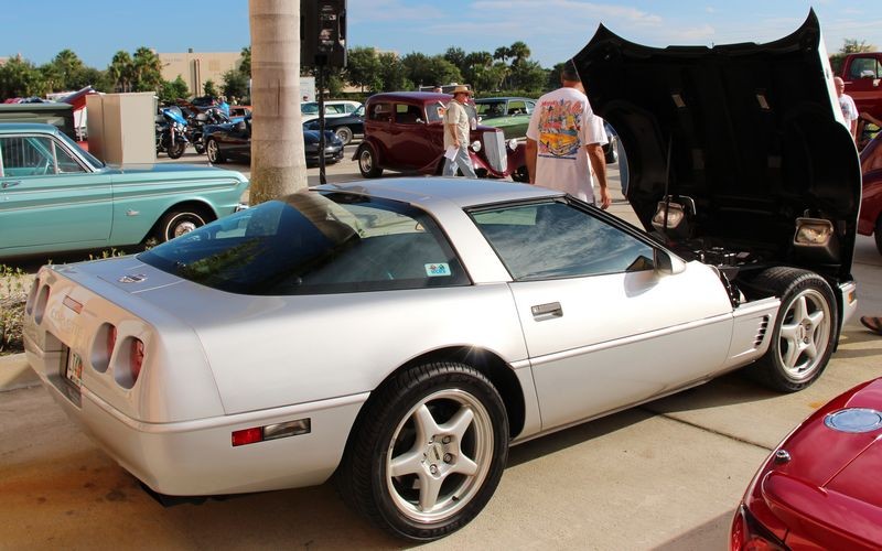 Autogeeks Cars and Coffee with Mike Phillips