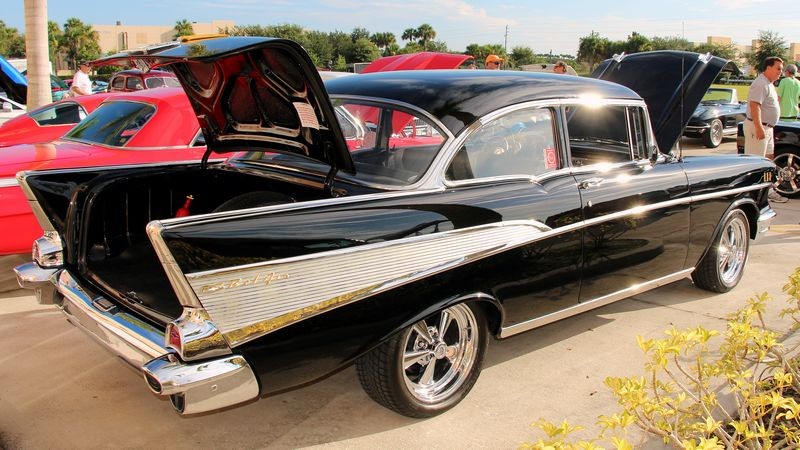 Autogeeks Cars and Coffee with Mike Phillips