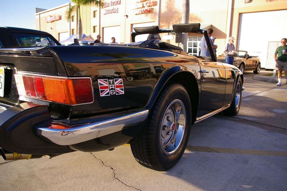 Autogeeks Cars and Coffee with Mike Phillips
