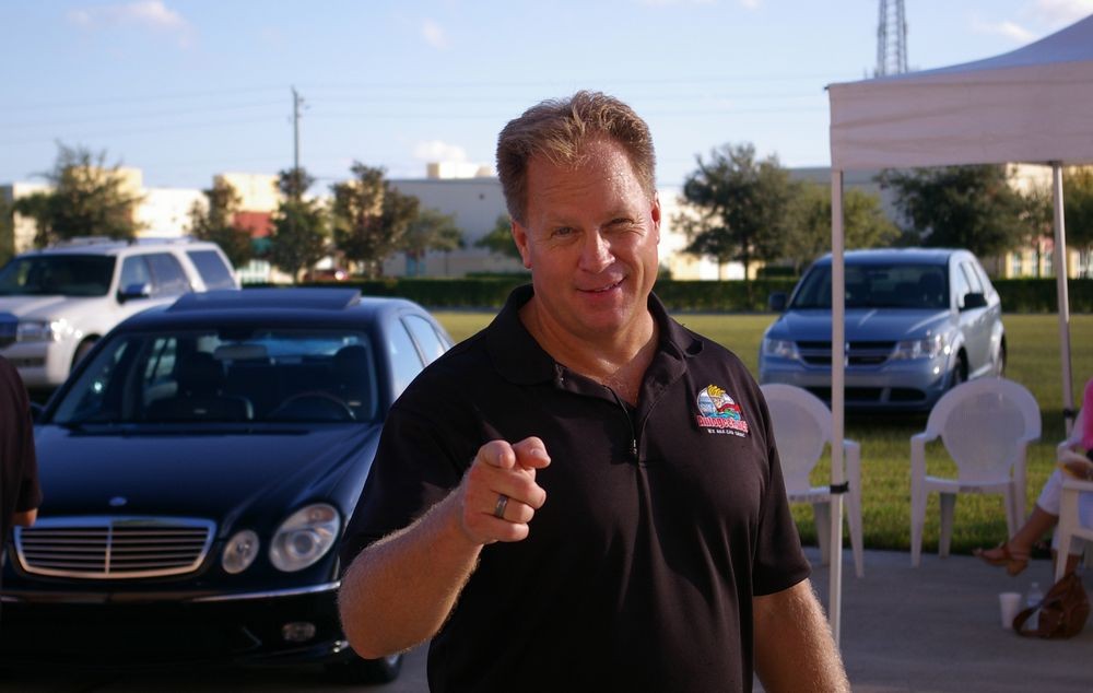 Autogeeks Cars and Coffee with Mike Phillips