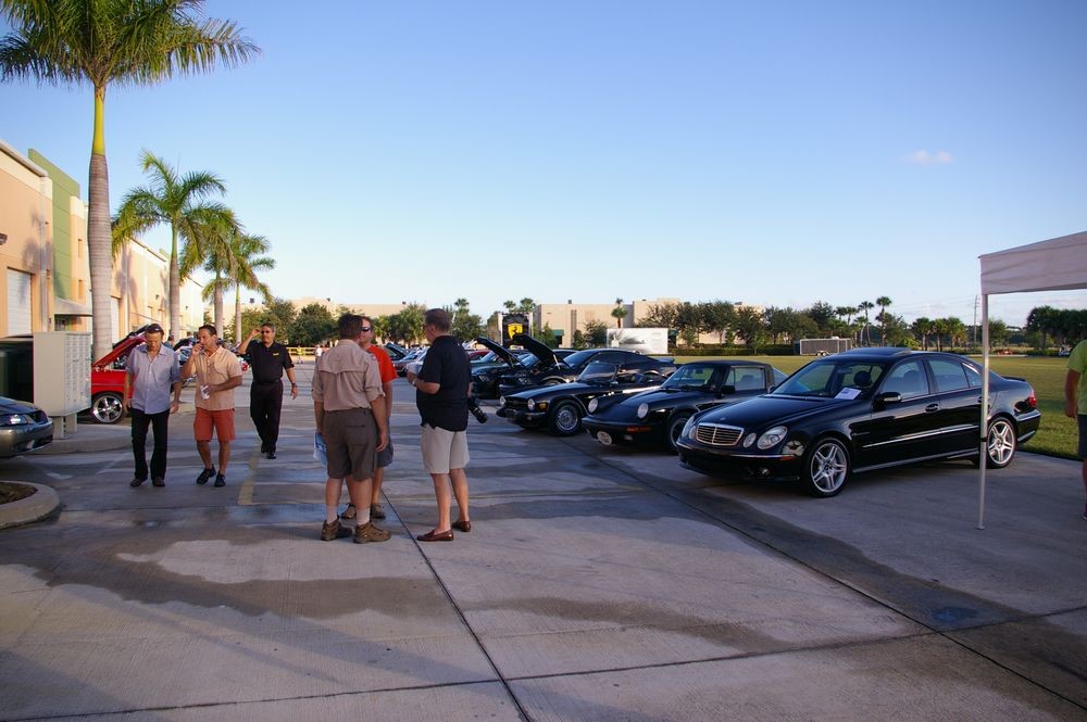 Autogeeks Cars and Coffee with Mike Phillips