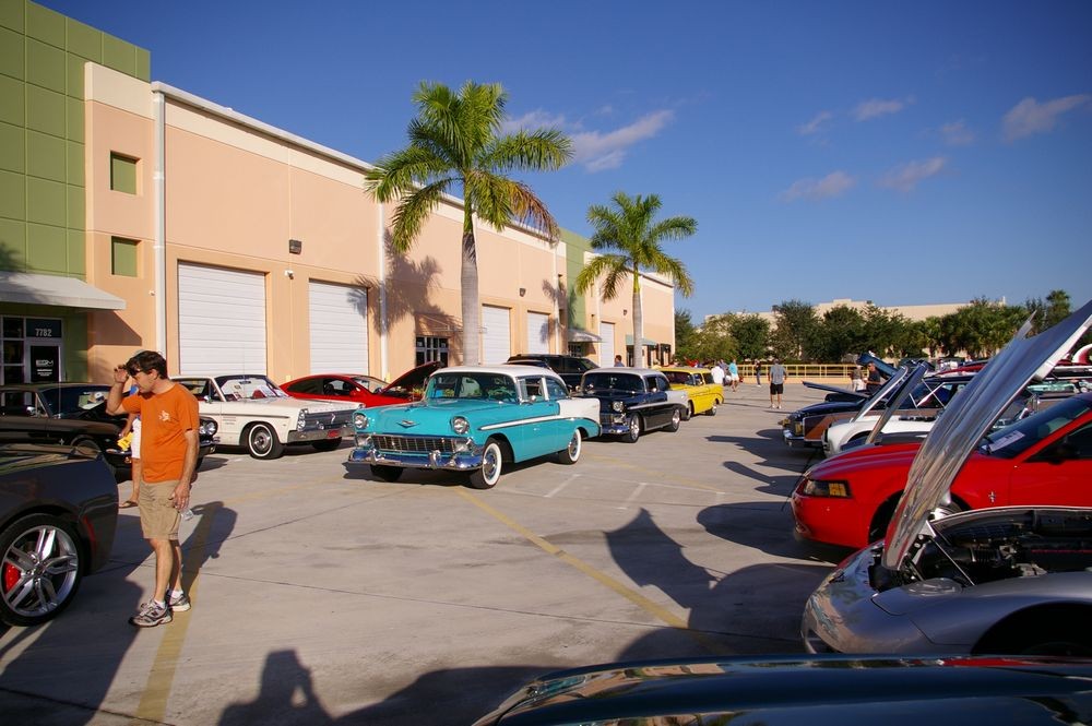 Autogeeks Cars and Coffee with Mike Phillips