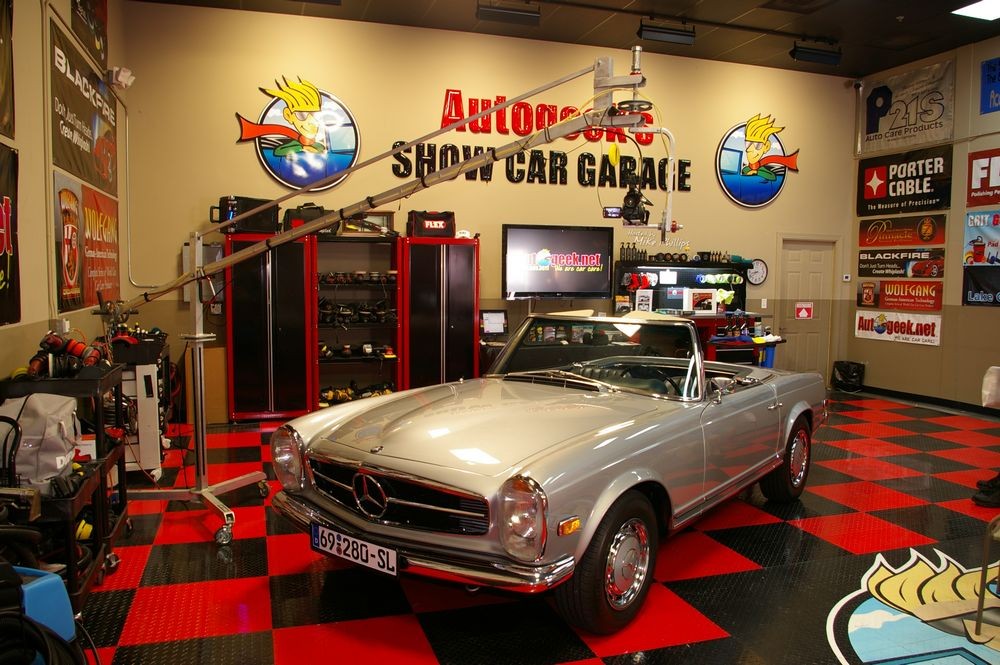 Autogeeks Cars and Coffee with Mike Phillips
