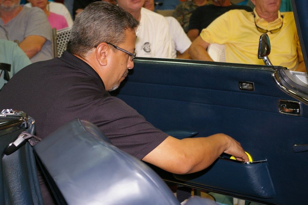 Autogeeks Cars and Coffee with Mike Phillips