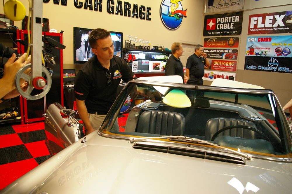 Autogeeks Cars and Coffee with Mike Phillips