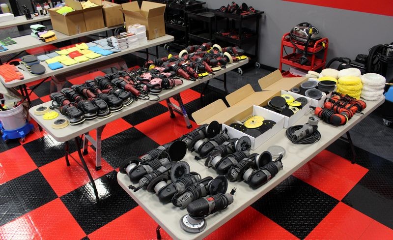 Autogeeks Roadshow Car Detailing Classes with Mike Phillips