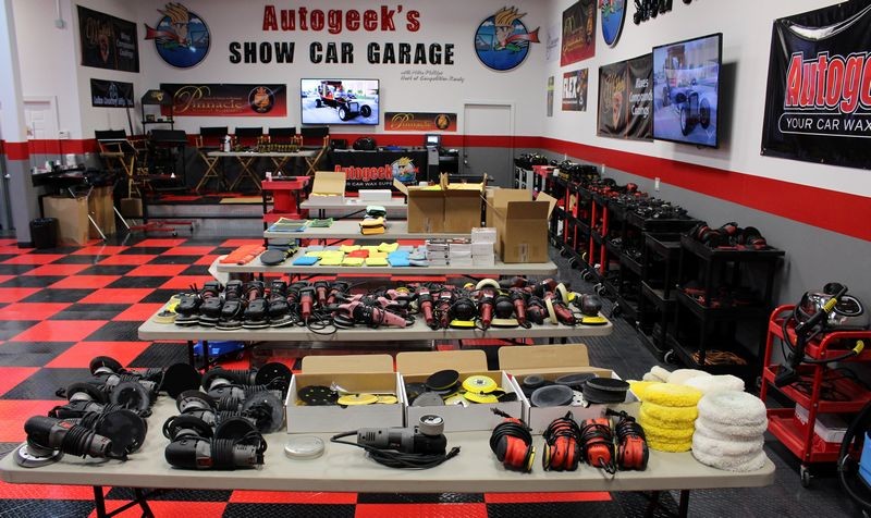 Autogeeks Roadshow Car Detailing Classes with Mike Phillips