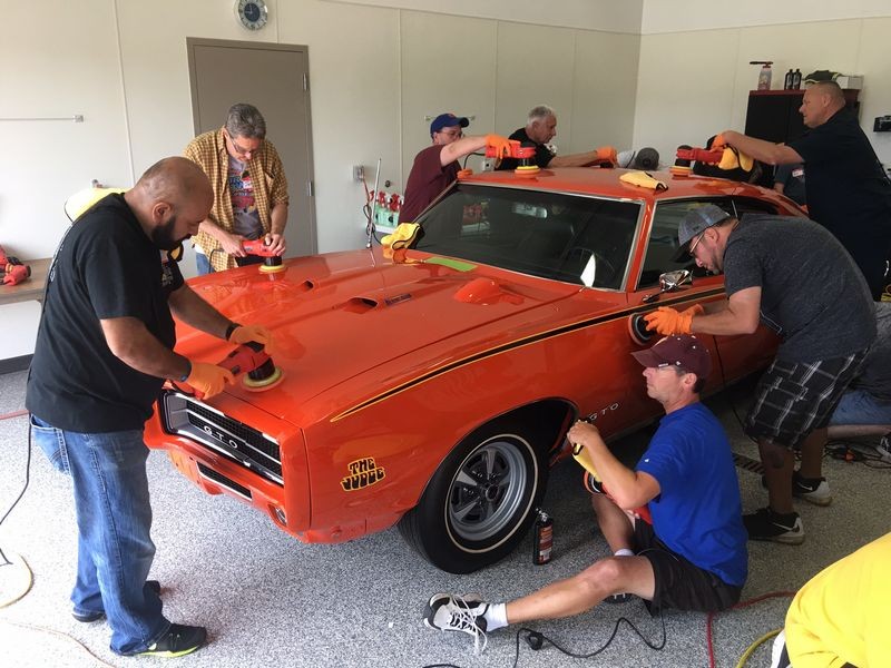 Autogeeks Roadshow Detailing Class in Oconomowoc Wisconsin