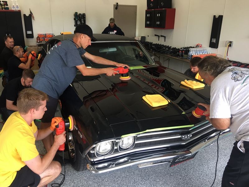 Autogeeks Roadshow Detailing Class in Oconomowoc Wisconsin